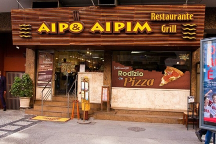 Aipo & Aipim Adhesive Display